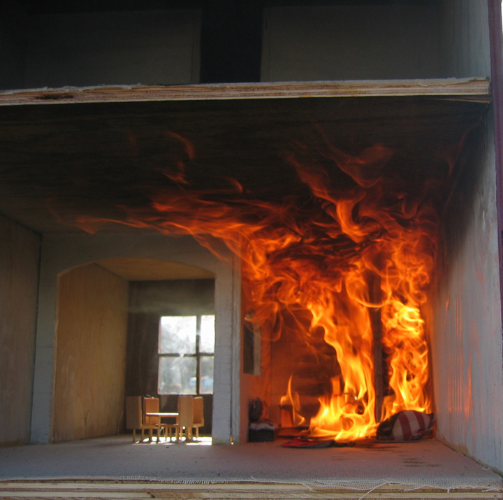 Fire growth in a scale model structure